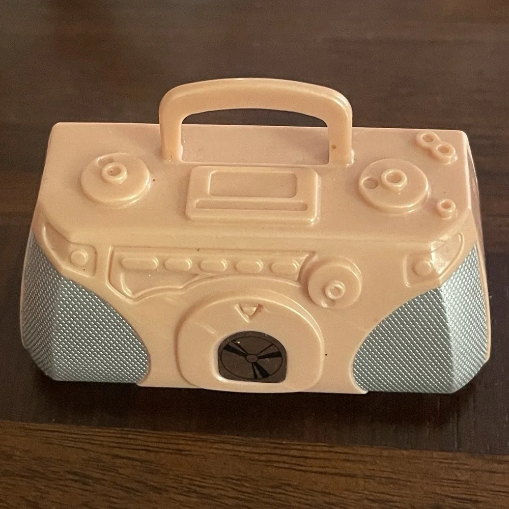Barbie Doll My Scene Pink Stereo Music Player Boombox Dollhouse Accessory